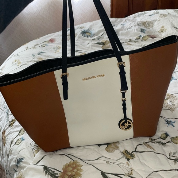 Large Michael Kors bag - Picture 1 of 4